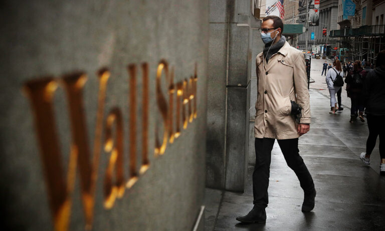 Wall Street inicia operaciones en verde a la espera del discurso del presidente de la Fed
