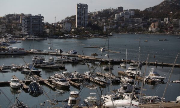 Puerto de Acapulco Otis Reuters