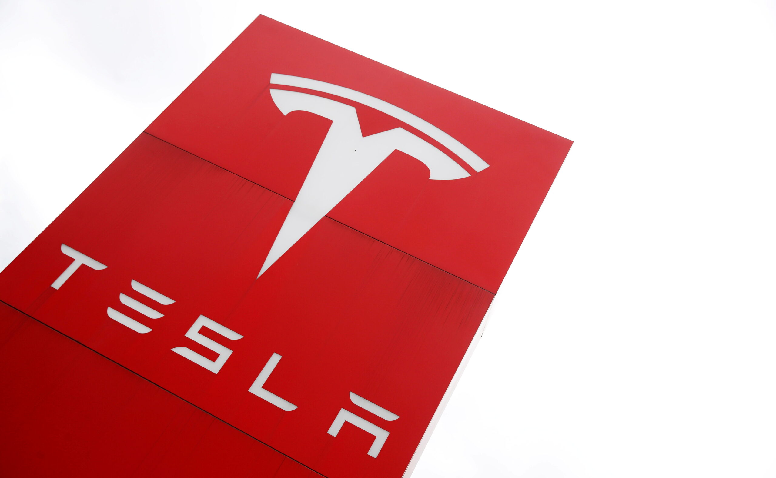 ¿Cuál es el auto de Tesla más barato para comprar en 2024?