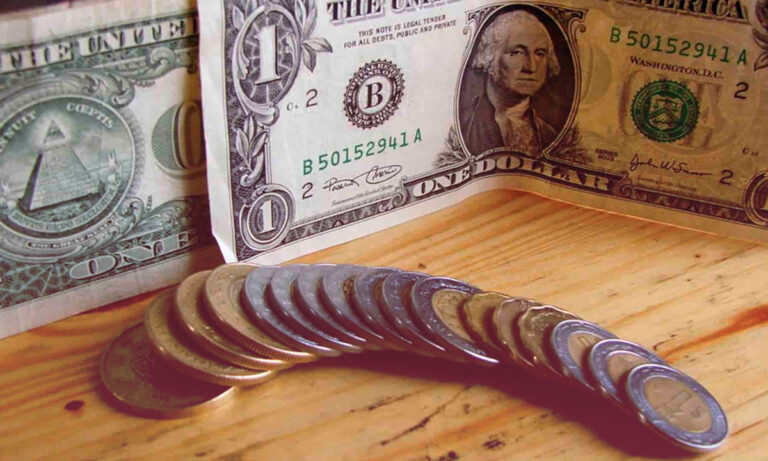 Peso cierra a la baja, pero concreta su mejor segundo noviembre desde que se tienen registro