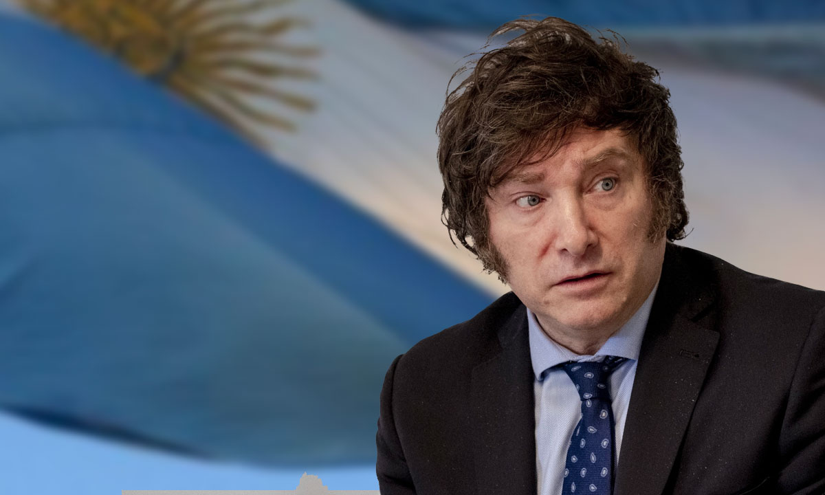 Javier Milei firma decreto para privatizar a las empresas estatales de Argentina