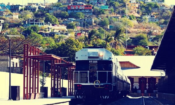 ¿Cuáles son las estaciones que tiene la línea Z del Tren Transístmico?