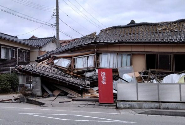 Casa derrumbada en Wajima (Kyodo vía Reuters)