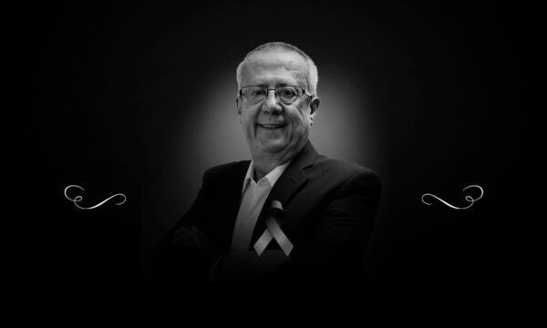 Fallece Carlos Urzúa