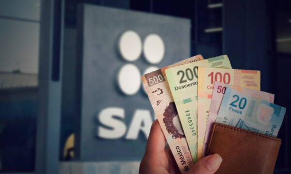 ¿Cuánto dinero en efectivo puedes depositar o recibir sin declarar ante el SAT en 2024?