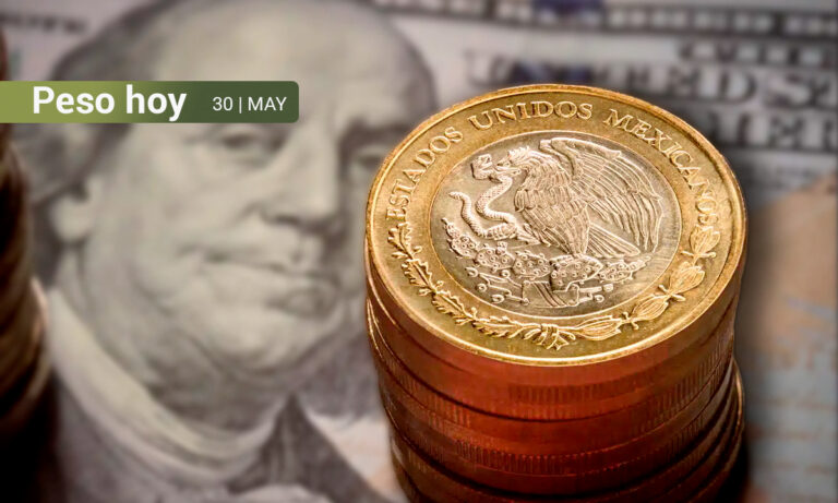 Peso mexicano regresa a las 17 unidades por dólar, nivel no visto en un mes