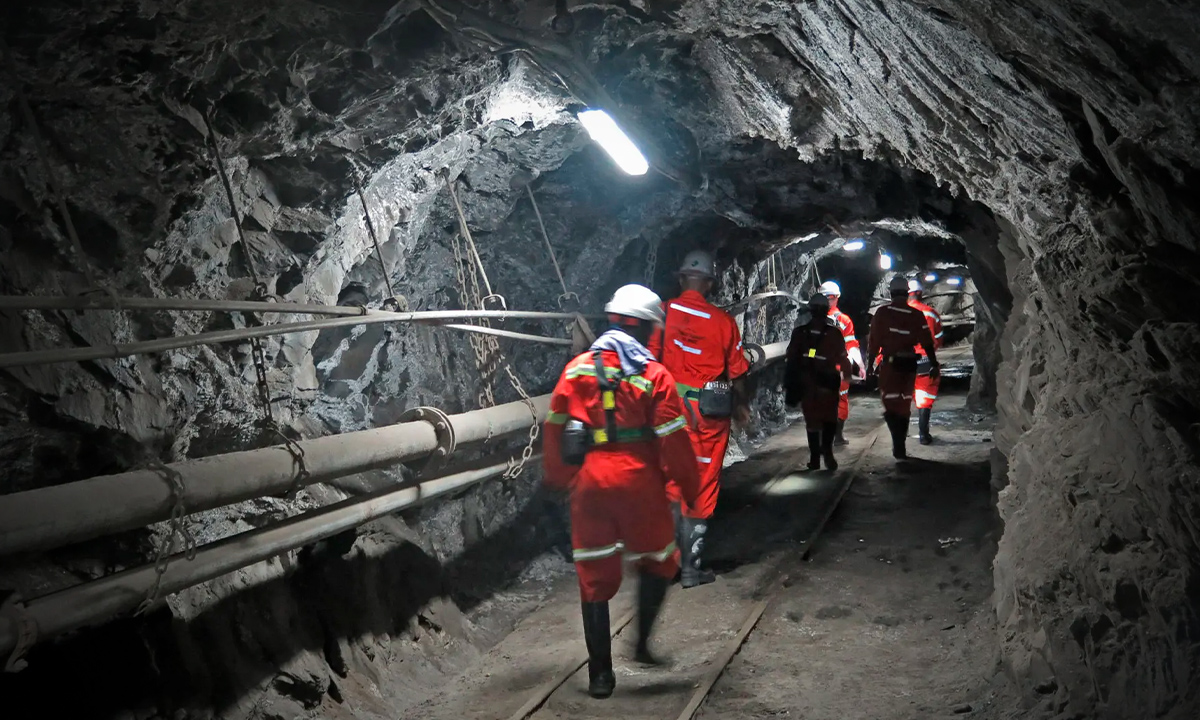 Se desploma ISR a la minería de oro, plata y otros minerales