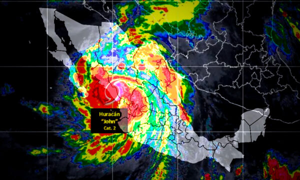 Huracán John se desplaza por el Pacífico mexicano hacía las costas de Michoacán