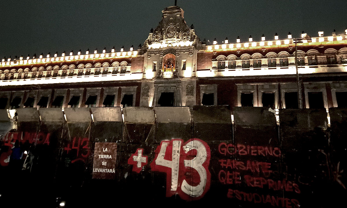 'La marcha de los necios'; crónica sobre el 10 aniversario del caso Ayotzinapa