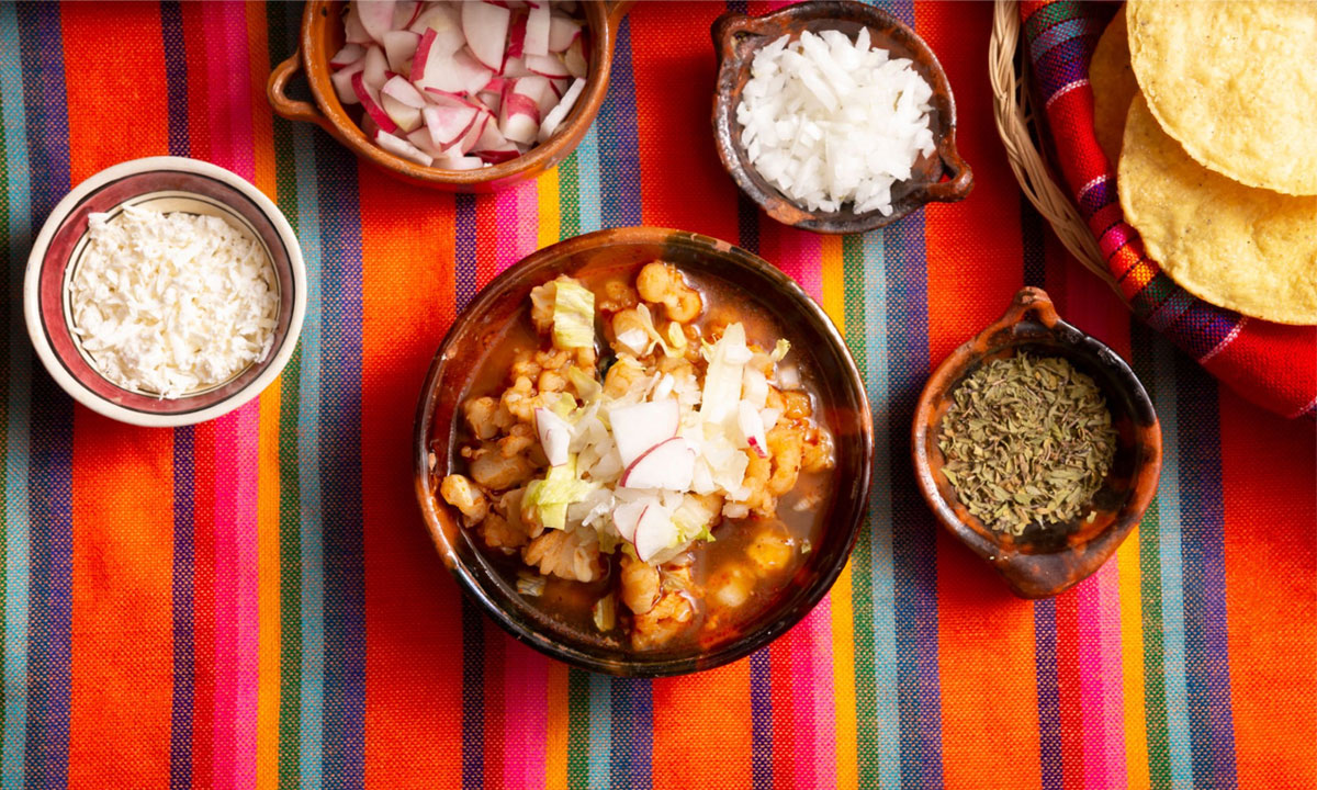 Inflación del pozole alcanza su menor nivel en 10 meses previo al Grito de Independencia