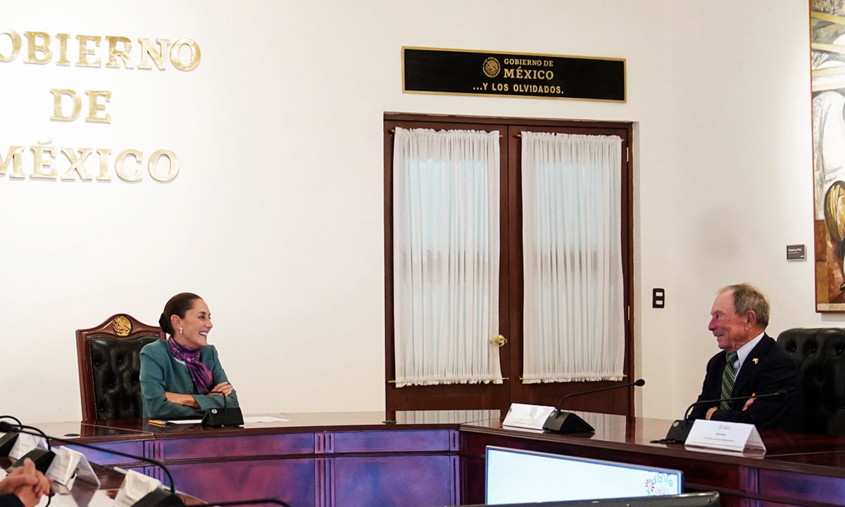 Claudia Sheinbaum y Michael Bloomberg se reúnen en Palacio Nacional