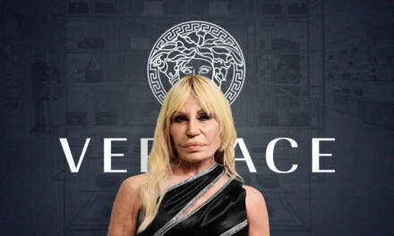 Donatella Versace deja su cargo como jefa de diseño en la casa de moda; ¿se acerca la venta a Prada?