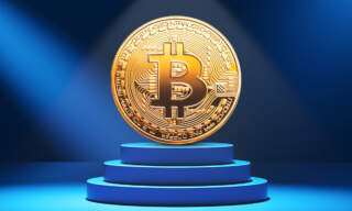 Bitcoin alcanza nuevo máximo por segunda jornada consecutiva; rebasa los 111,000 dólares