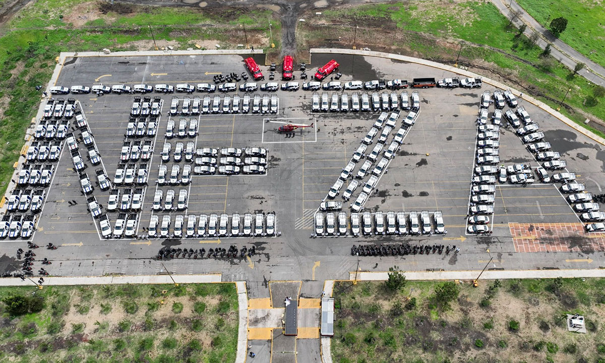 Gobierno del Estado de México entrega nueva flota de patrullas en Neza como parte del Plan Oriente