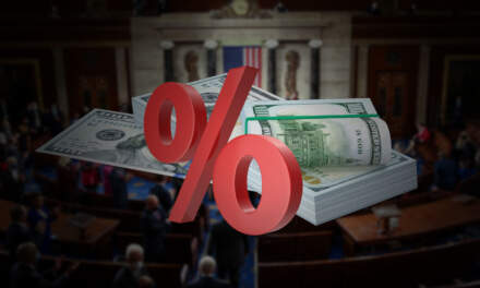 Senado de EU presenta propuesta de impuesto a remesas del 1% para envíos físicos