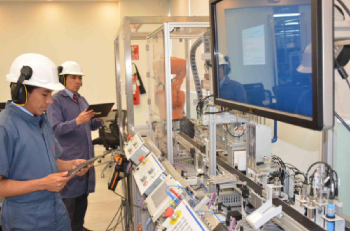 Estas profesiones han impulsado la industria manufacturera y automotriz