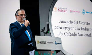 México cobrará arancel del 25% a calzado importado, anuncia Marcelo Ebrard