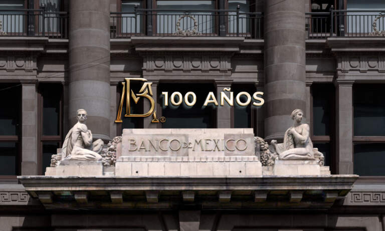 Banxico celebra 100 años: cuidar de los billetes y la autonomía
