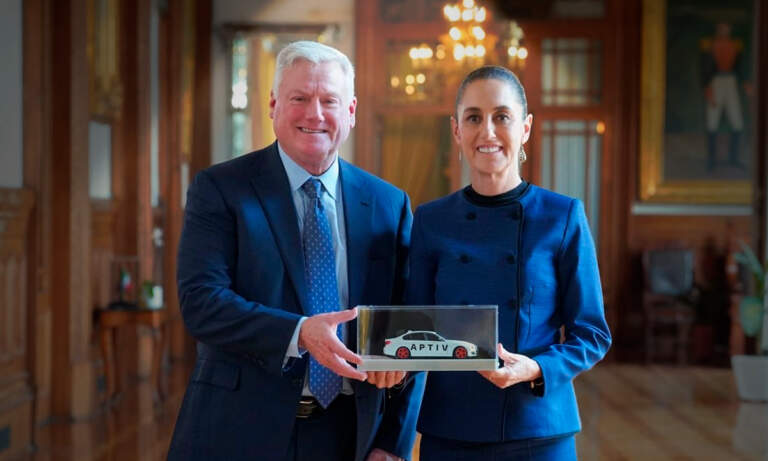 Claudia Sheinbam se reúne con CEO de Aptiv, uno de los mayores exportadores de México