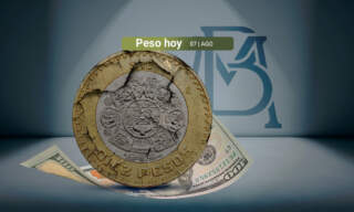 Peso cede ante un dólar fortalecido; ahora espera la decisión de Banxico