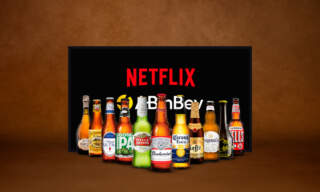 Películas y ‘chelas’: Netflix y AB InBev cierran alianza para ofrecer experiencias compartidas