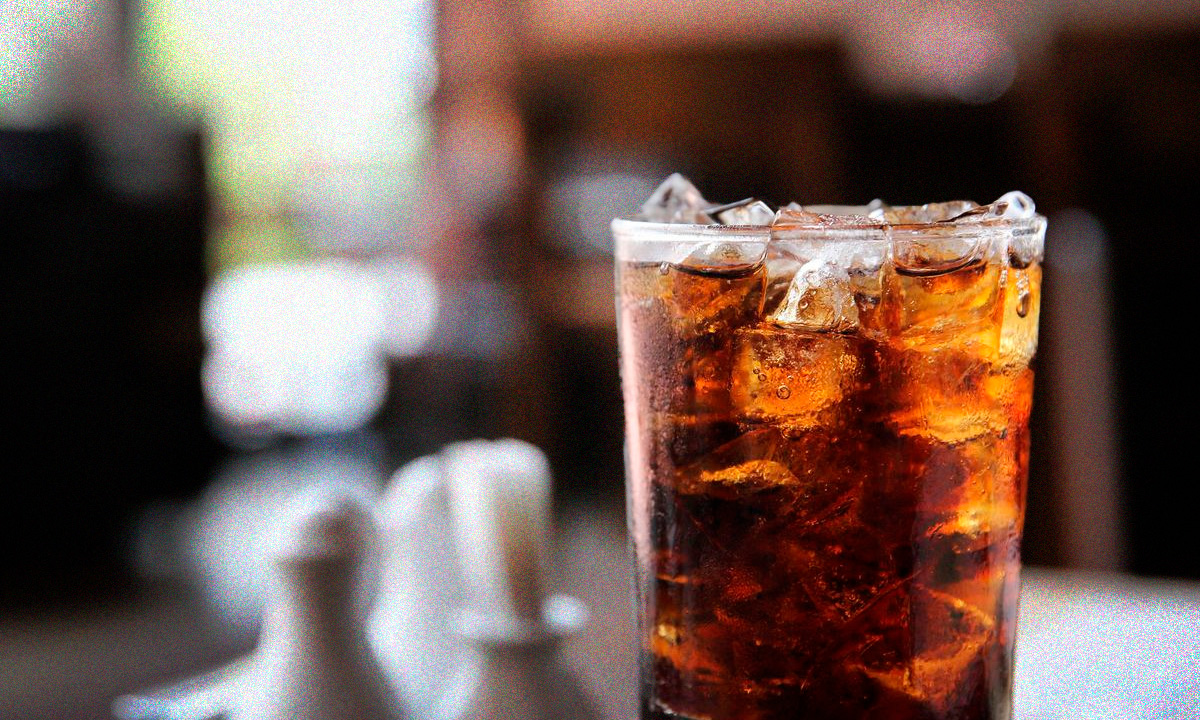 Alza al impuesto al refresco encarecerá menús en fondas y taquerías
