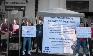 Trabajadores del SAT piden aumento salarial entre ‘amedrentamiento’ y ‘desdén’ gubernamental