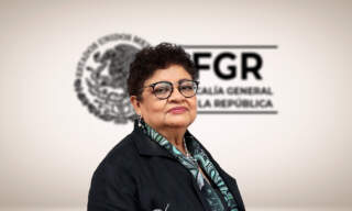 Ernestina Godoy va a la FGR tras renuncia del fiscal Alejandro Gertz Manero