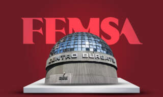 Femsa, en la mira de Lenia Batres por adeudo con el SAT, cae en la BMV