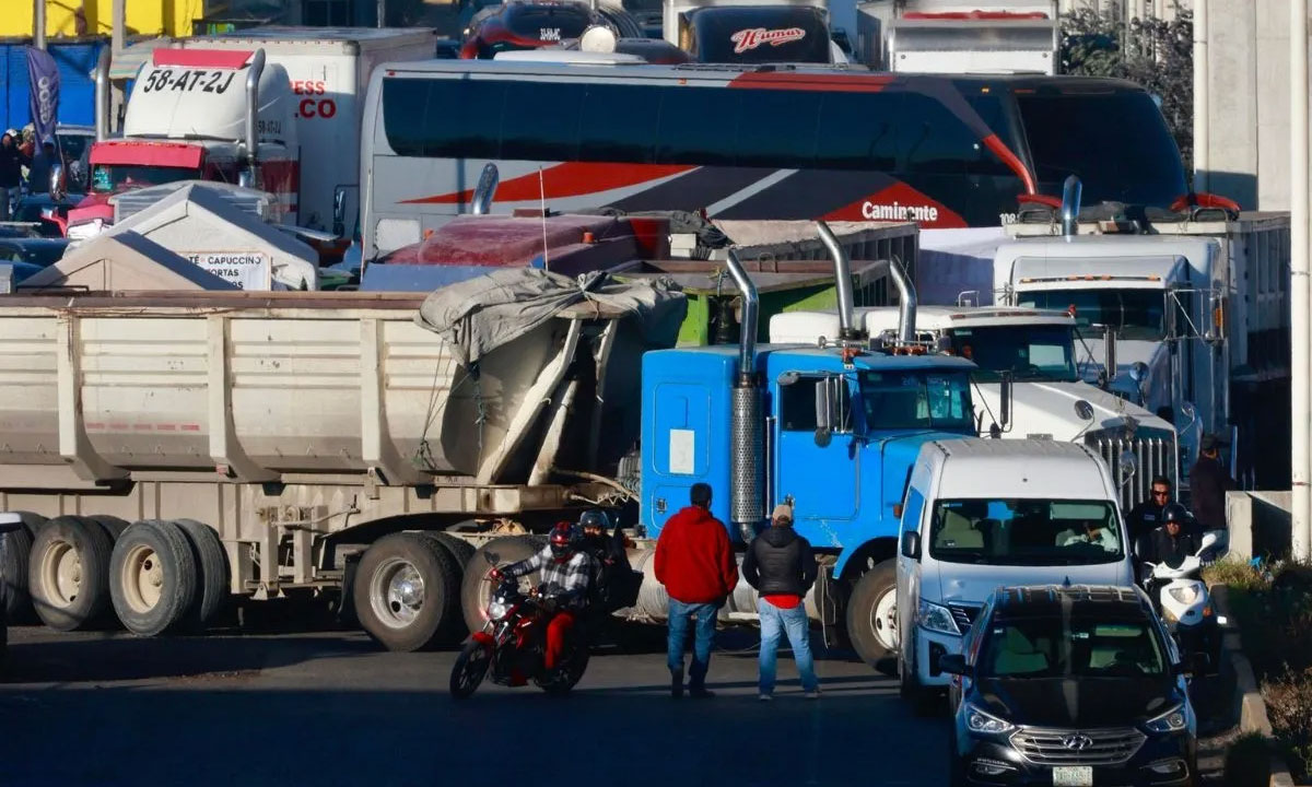 Fracasa negociación con Segob; agricultores y transportistas amenazan con incrementar bloqueos