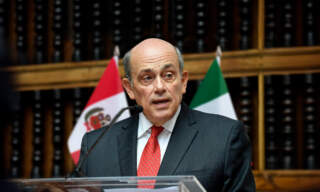 Perú rompe relaciones diplomáticas con México por ‘asilo’ a exprimera ministra Betssy Chávez