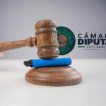 Prohíben venta de vapeadores en México; usuarios quedan exentos de sanciones