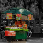 La economía crece en la sombra: la informalidad ya mueve 6.1 billones en México