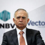 Vector, de Alfonso Romo, recibió revocación de licencia por petición propia y no por acusaciones de FinCEN: Hacienda