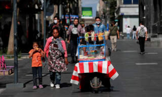 Un millón de mexicanos salen del mercado laboral: Inegi