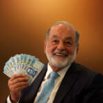 Carlos Slim gana en un segundo lo que a un mexicano promedio le toma una semana, revela Oxfam