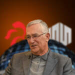 BMV busca desliste de Elektra; solicita autorización de la CNBV