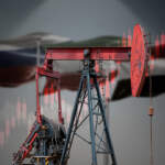 Petróleo se dispara 4% tras ataque a barco ruso