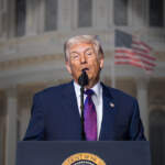 Donald Trump impondrá aranceles adicionales del 10% tras fallo de la Corte Suprema