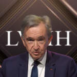 Bernard Arnault emplea nueva estrategia para blindar su imperio del lujo, LVMH