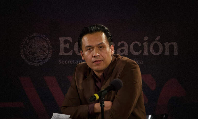 Marx Arriaga es removido de su cargo en la SEP; esto es lo que ocurrió
