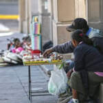 La pobreza laboral se vuelve persistente: 7 de cada 10 hogares no logra salir, señala CEEY