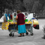 Mujeres mexicanas recurren más a la informalidad y la mayoría gana solo un salario mínimo