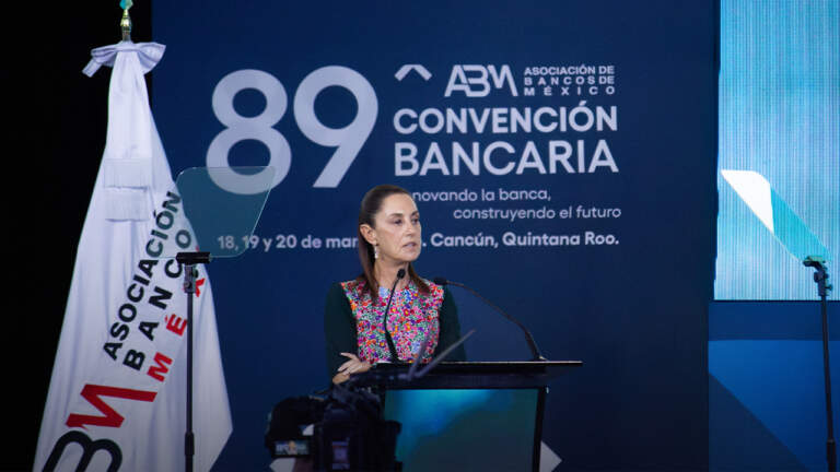 Claudia Sheinbaum plantea eliminar pagos en efectivo en gasolineras y casetas