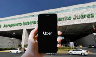 AICM va contra Uber; plataforma defiende operación en aeropuertos