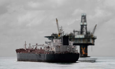 Marina detecta tres fuentes de derrame en el Golfo; buque responsable sigue sin aparecer