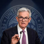 Fed deja la tasa de interés sin cambios y ve incertidumbre por conflicto en Medio Oriente