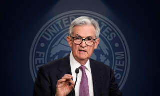 Fed deja la tasa de interés sin cambios y ve incertidumbre por conflicto en Medio Oriente