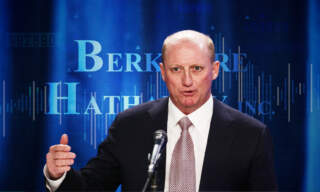 Greg Abel mete su propio dinero en Berkshire Hathaway: compra acciones por 15 mdd