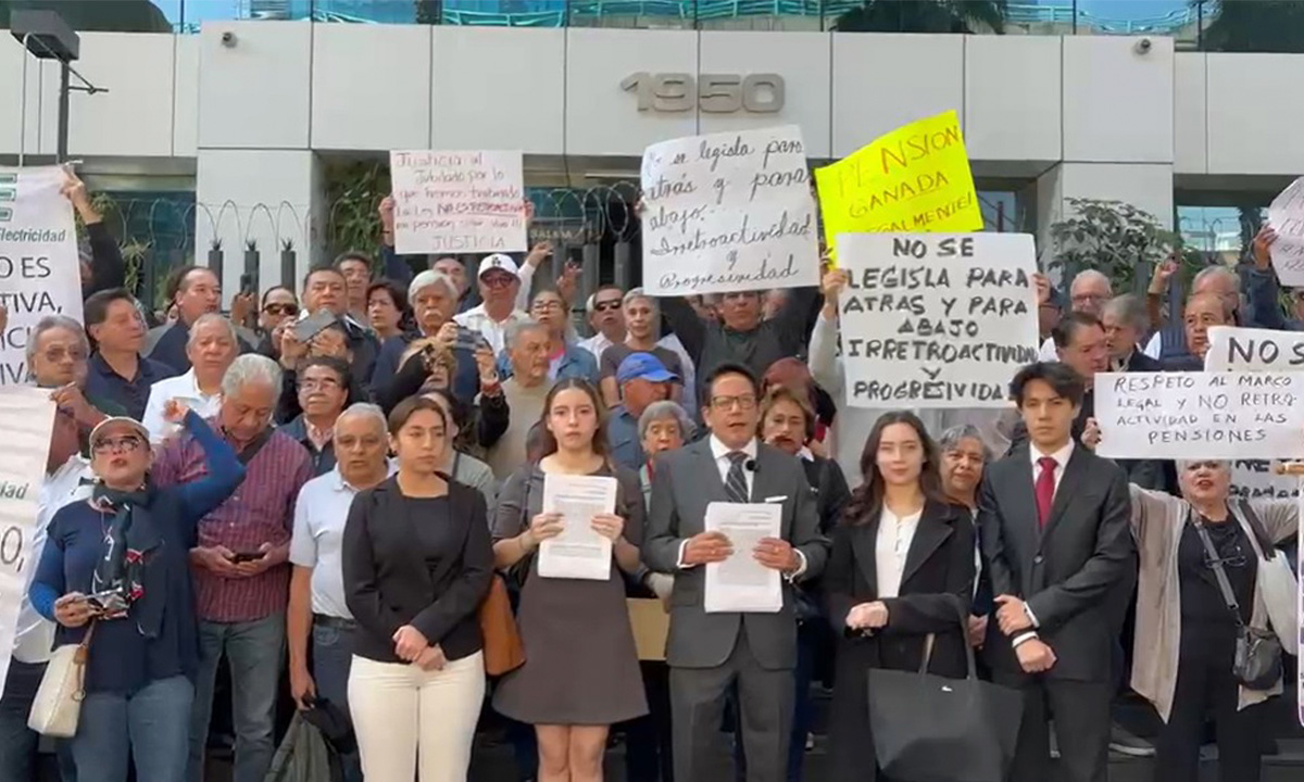1,700 jubilados alistan demanda contra ley que recorta ‘pensiones doradas’
